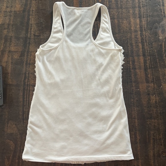 Tank - Picture 2 of 4